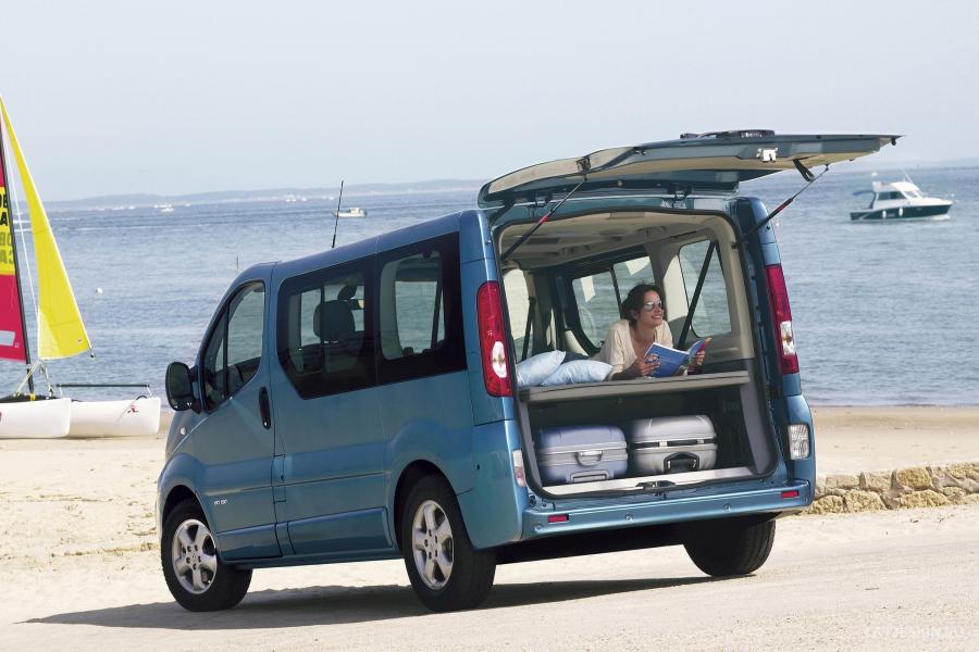  Renault Trafic Generation 2006 года  (фото 13 из 26)